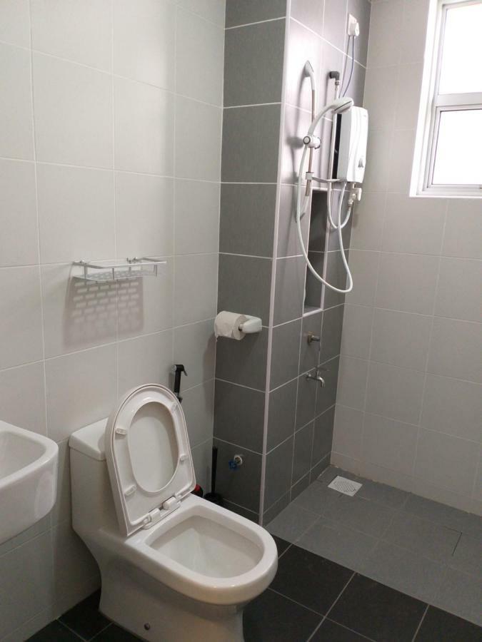 ג'והור בהרו Aliff Avenue 2 Bedroom Homestay מראה חיצוני תמונה